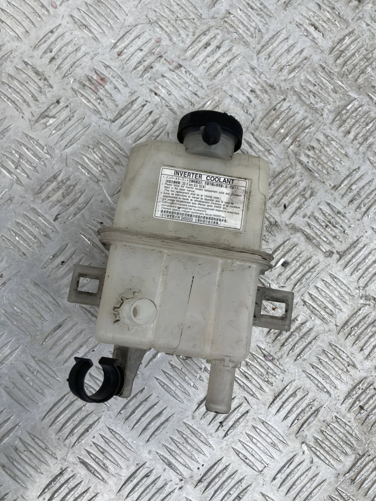 фото №1, Бак расширительный toyota prius iv 15-