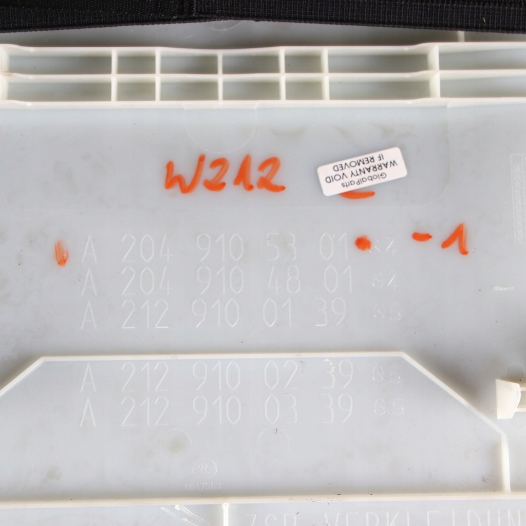 фото №12, Mercedes w204 панель спинка сидіння передній бежеві a2049105301