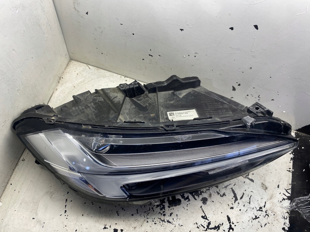 фото №7, Volvo v90 лампа правий перед full led 31655729