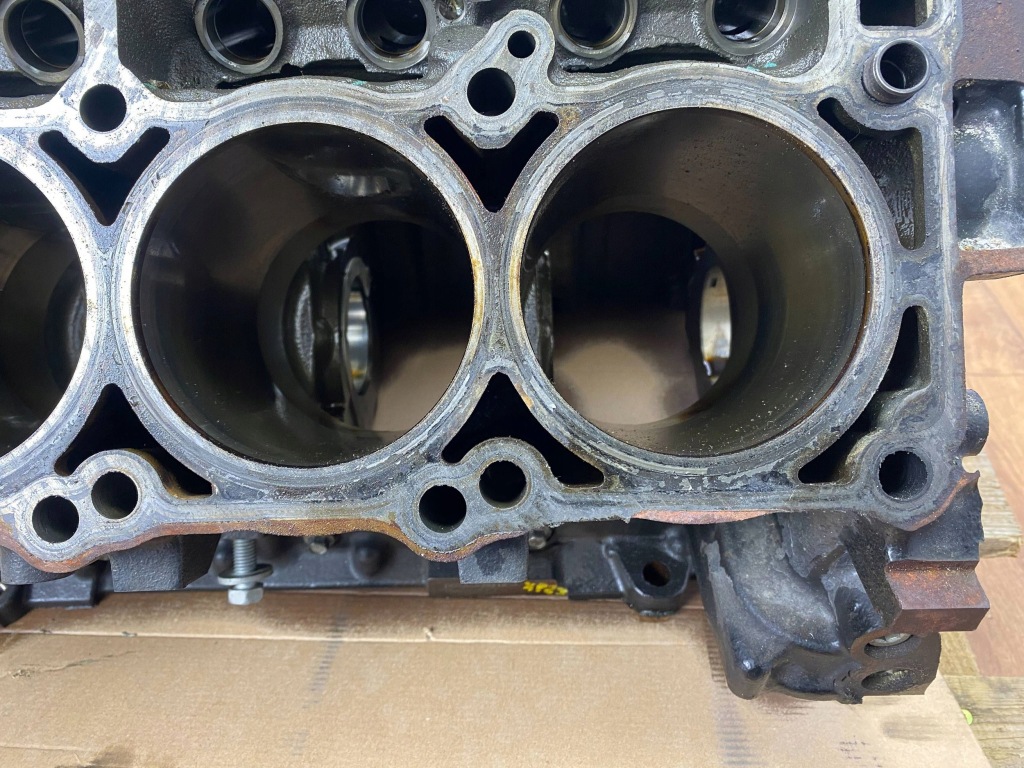 Блок двигателя 5.7 hemi dodge challenger charger durango chrysler 2015+ Киев