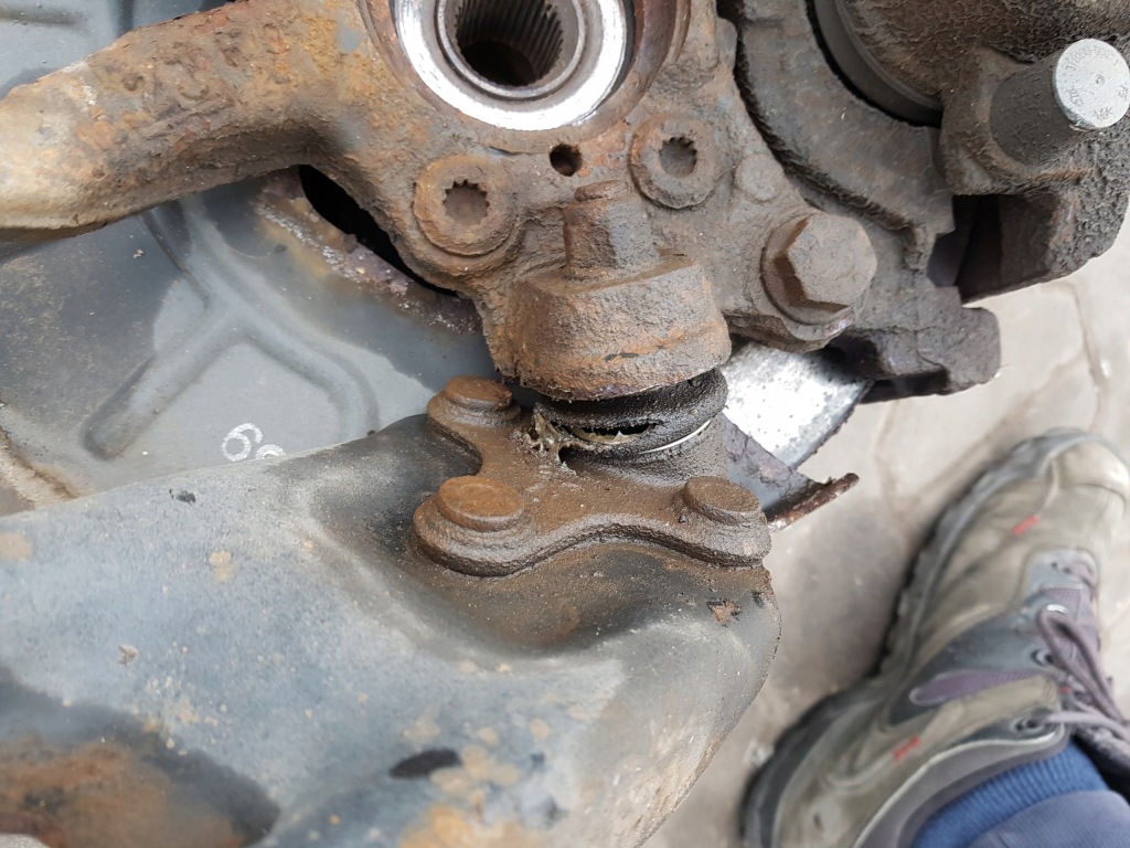 Audi a3 8p рестайлинг  08-12r 2.0 tdi амортизатор поворотный кулак левая перед Недорого