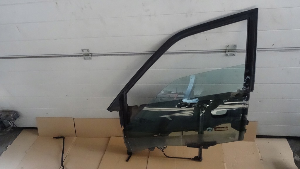 фото №1, Audi 80 b3 рамка двері скло лівий перед