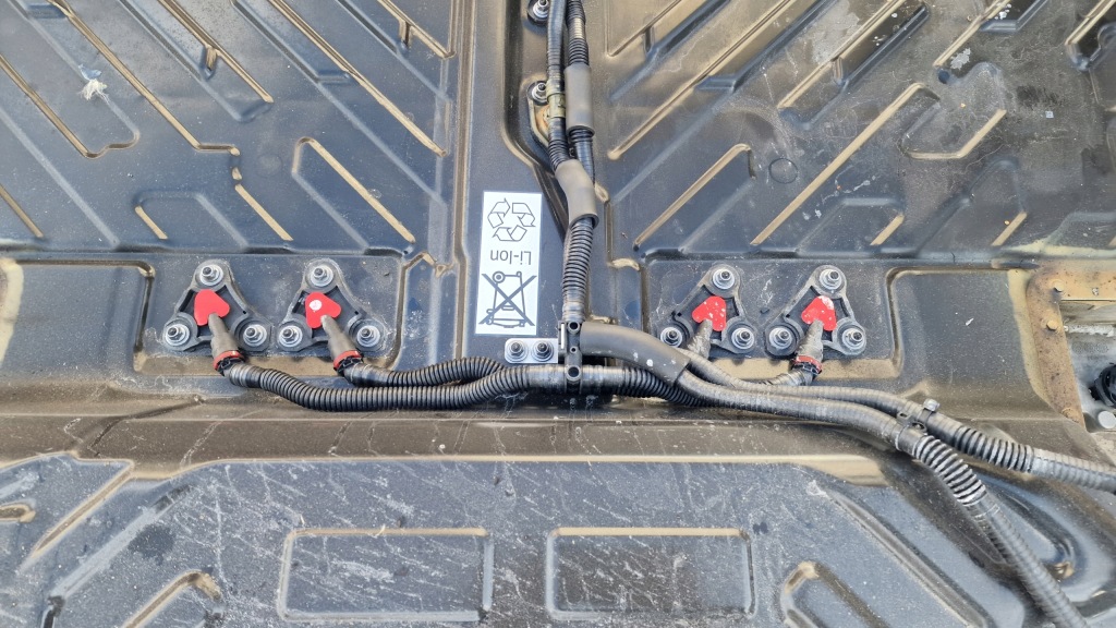 фото №9, Mercedes eqa 300 4 matic h243 акумулятор a2433400703 68,8 kwh 188 ah