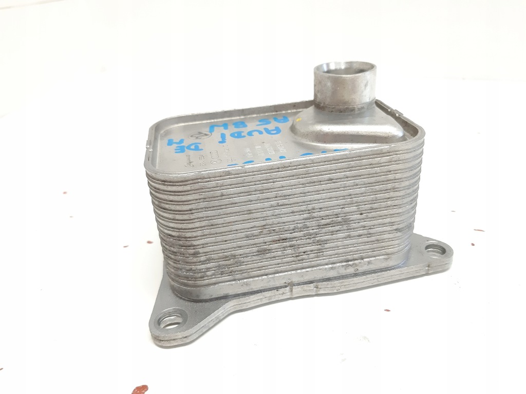 фото №5, Audi a5 8w 2.0 tfsi радиатор масла 06l117021g