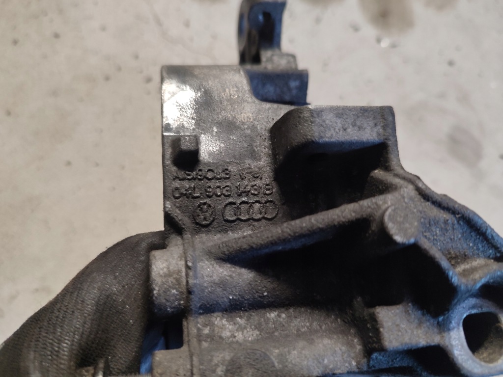 Кронштейн генератора vw audi seat skoda 04l903143b Недорого