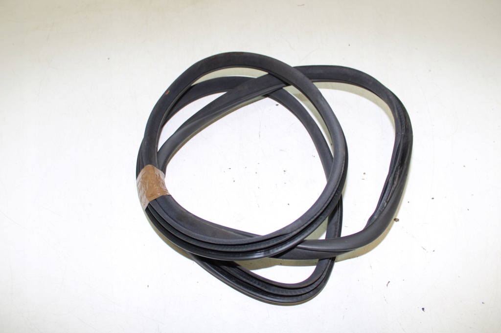 фото №4, Mercedes clc w203 c203 03r прокладка двері права