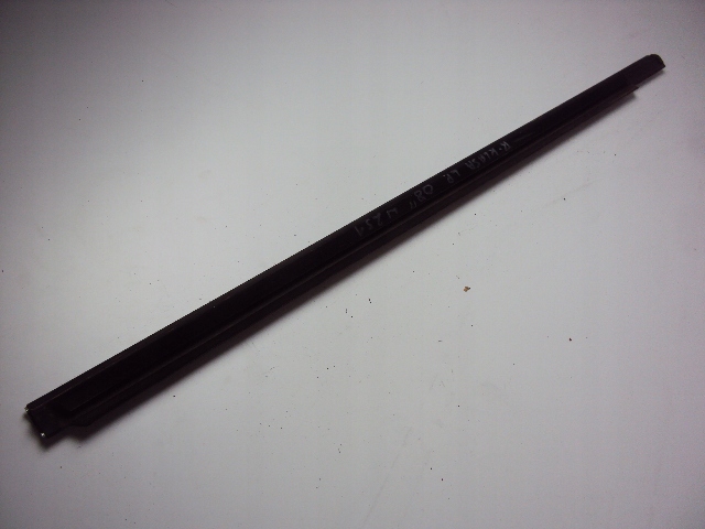 фото №4, Молдинг уплотнитель стекло левый перед mercedes w251