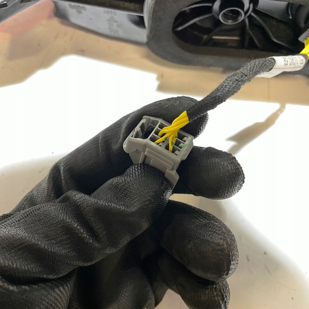 фото №8, Maserati levante лампа задня права крила 20670205 670106830