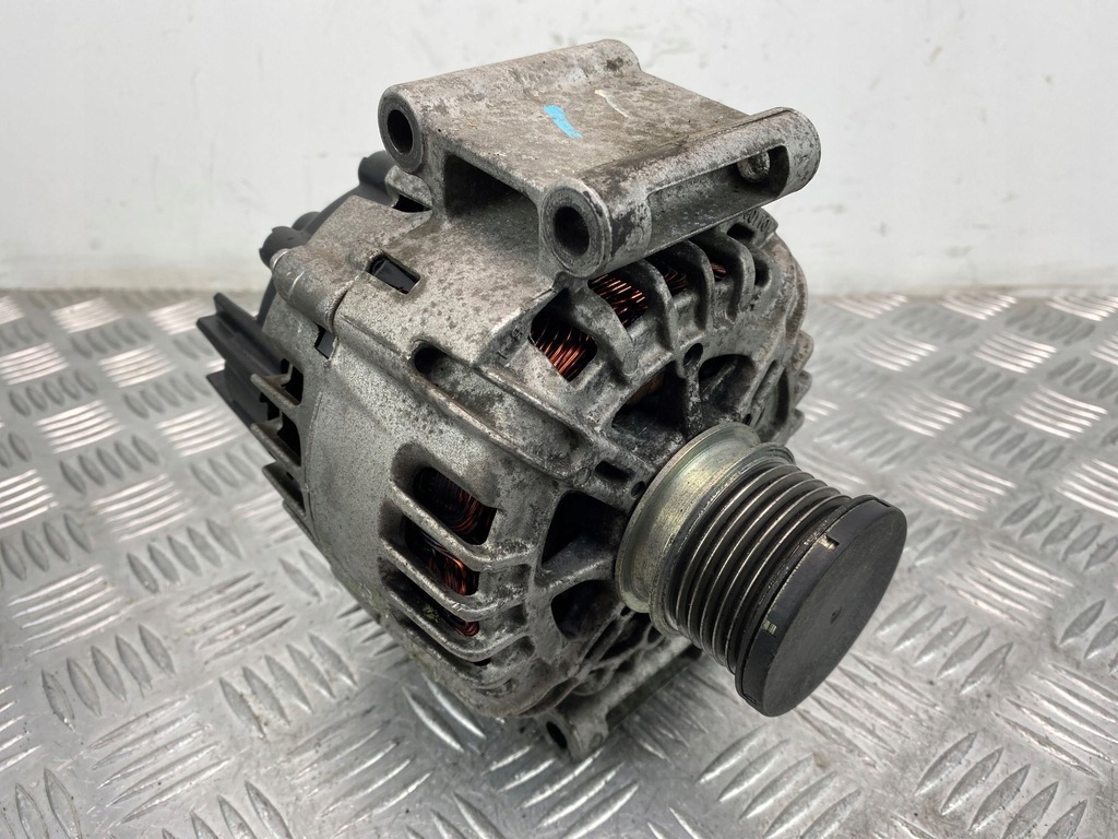 фото №1, Генератор 150a mercedes slk r172 1.8 cgi a0009063000