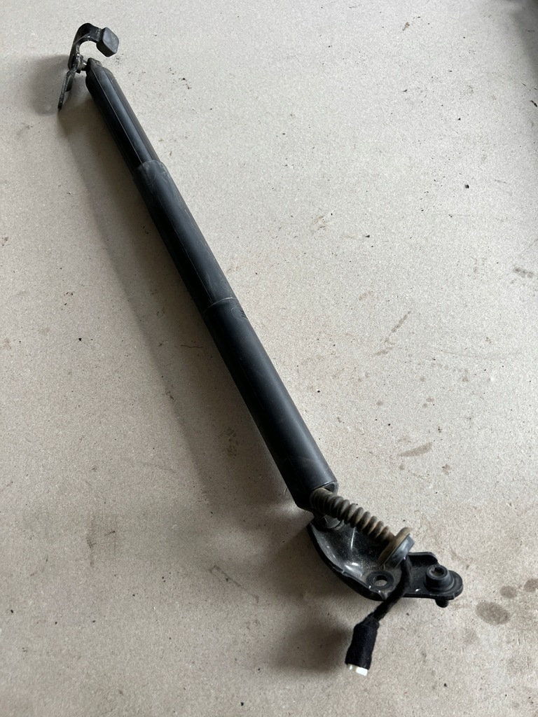 фото №5, Bmw 2 f45 привід амортизатор кришки електричний