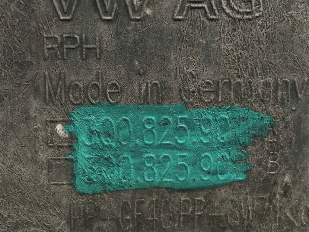 Купить Vw seat skoda audi плита накладка под двигатель 3q0825901