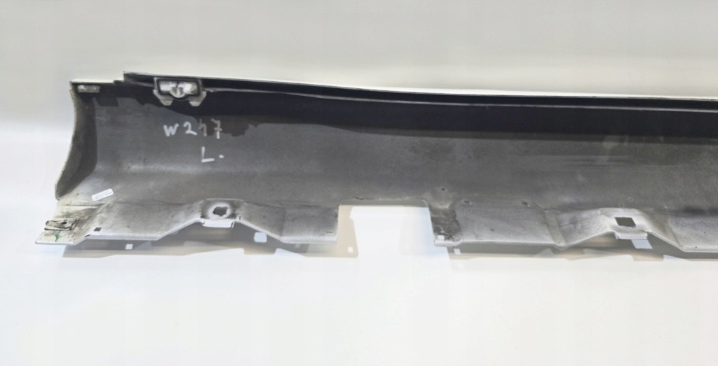 Накладка накладка порога  ліва mercedes w177 a1776908600 в Україні