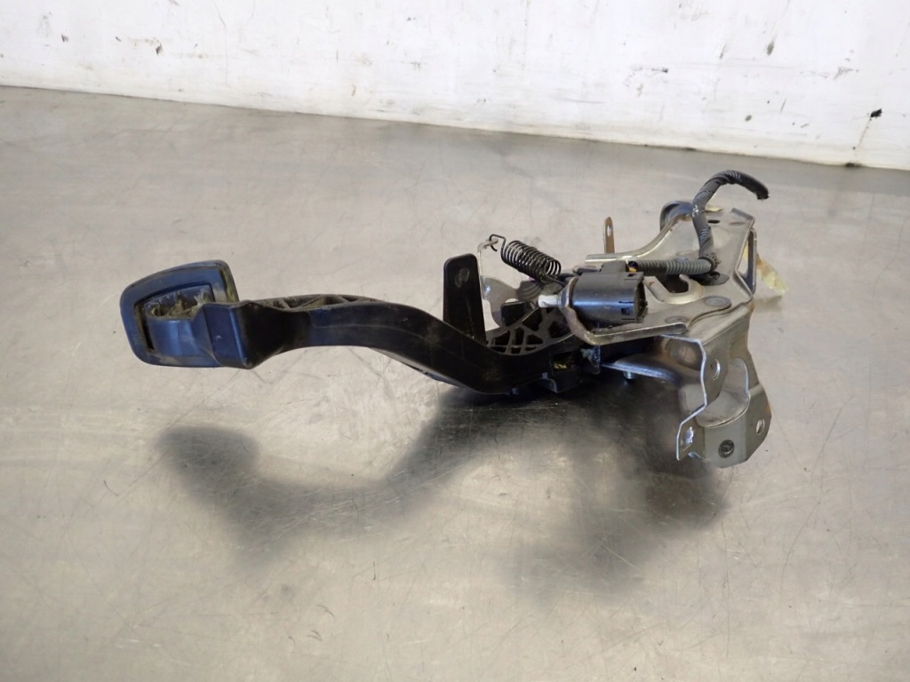 Педаль сцепления toyota urban cruiser Доставка