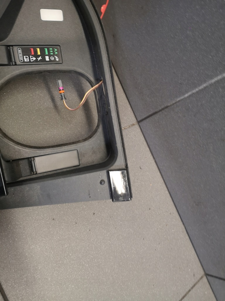 фото №8, Кришка роз'єм ładującego audi e-tron 4ke810001