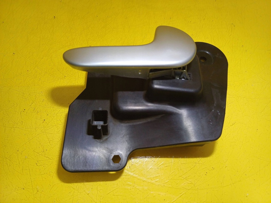 Ручка внутренняя дверь правый задний  opel meriva a 13121861 nr210 Цена