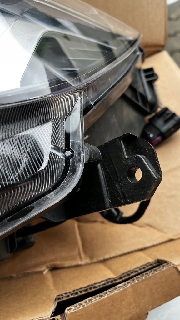 Mg mg3 iii 2024 перед сторона ліва лампа передня Зі Шроту