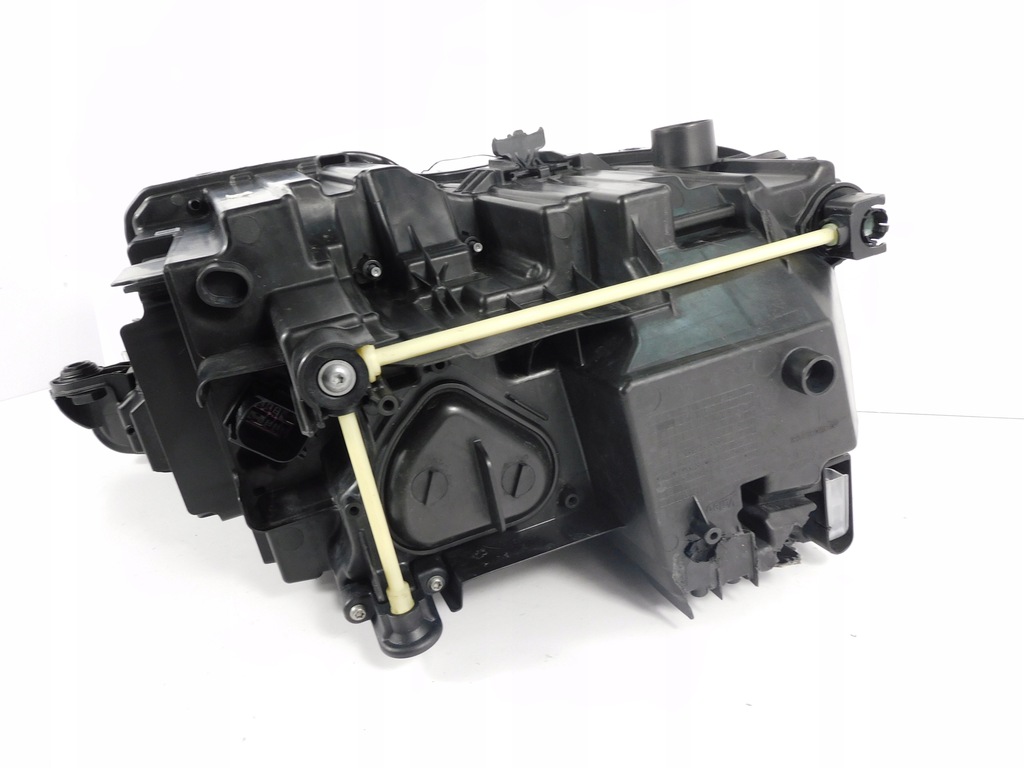 фото №10, Audi q4 89a лампа левая matrix 89a941035 повреждённая