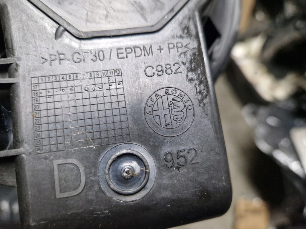 фото №5, Alfa romeo giulia заливная горловина топлива разъём дизель