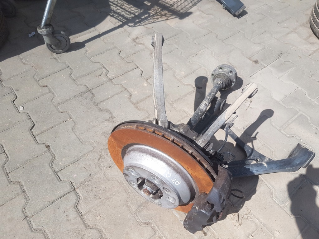 фото №1, Audi q7 4l 05-15r 4.2 tdi поворотный кулак правая задняя