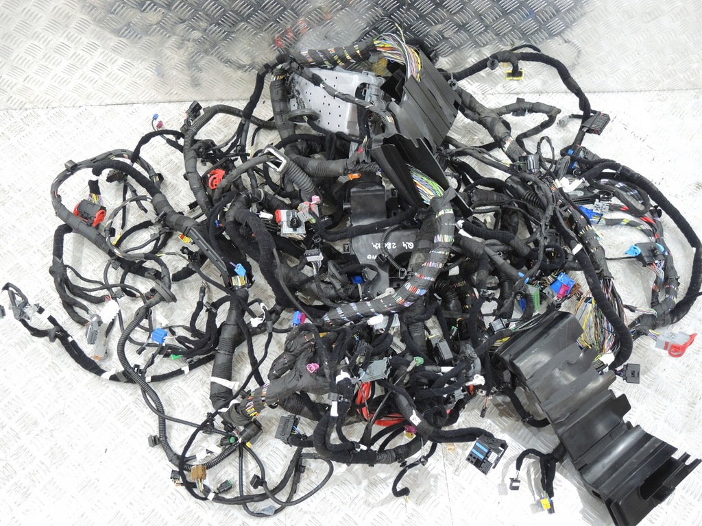 фото №7, Alfa romeo stelvio q4 электропроводка салона