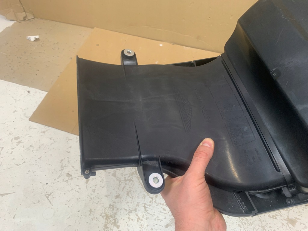 фото №6, Aston martin db11 корпус фильтра воздуха правая org