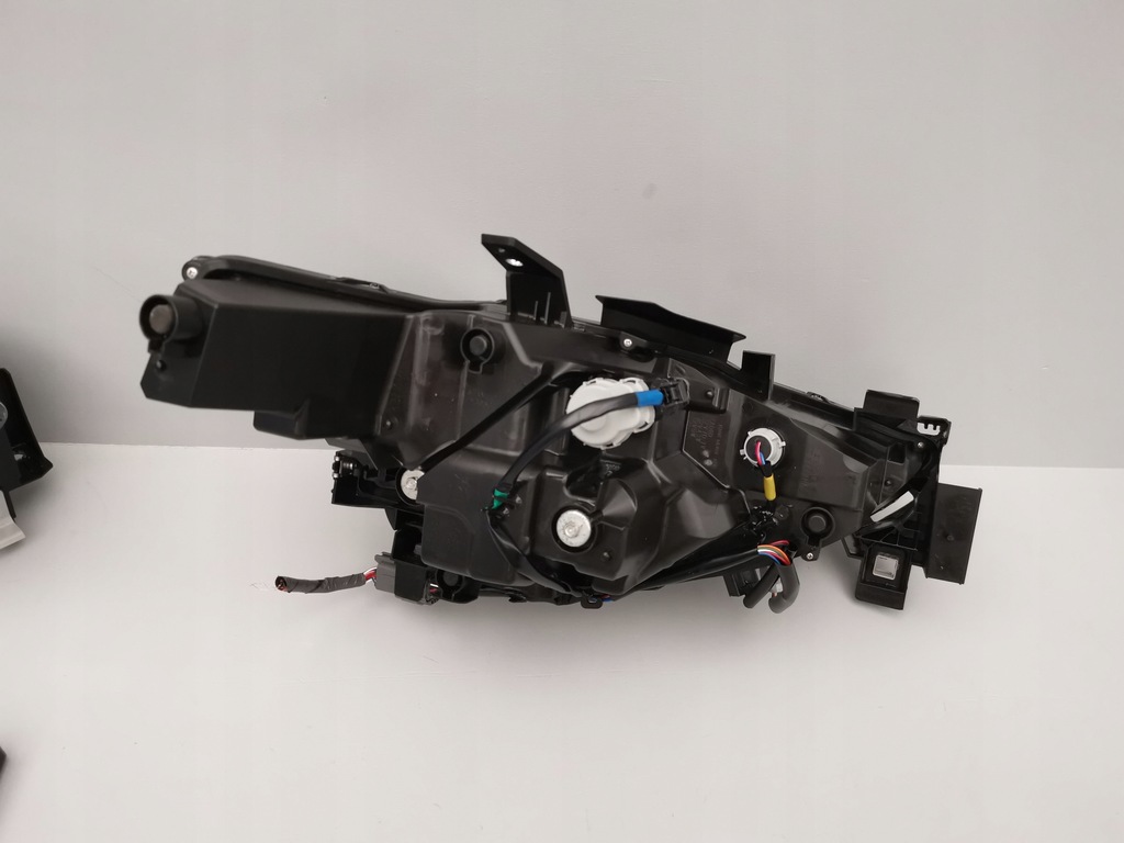 фото №14, Mazda cx5 ii 17- лампа перед ліва права ідеальний стан комплект europa adb 10pin