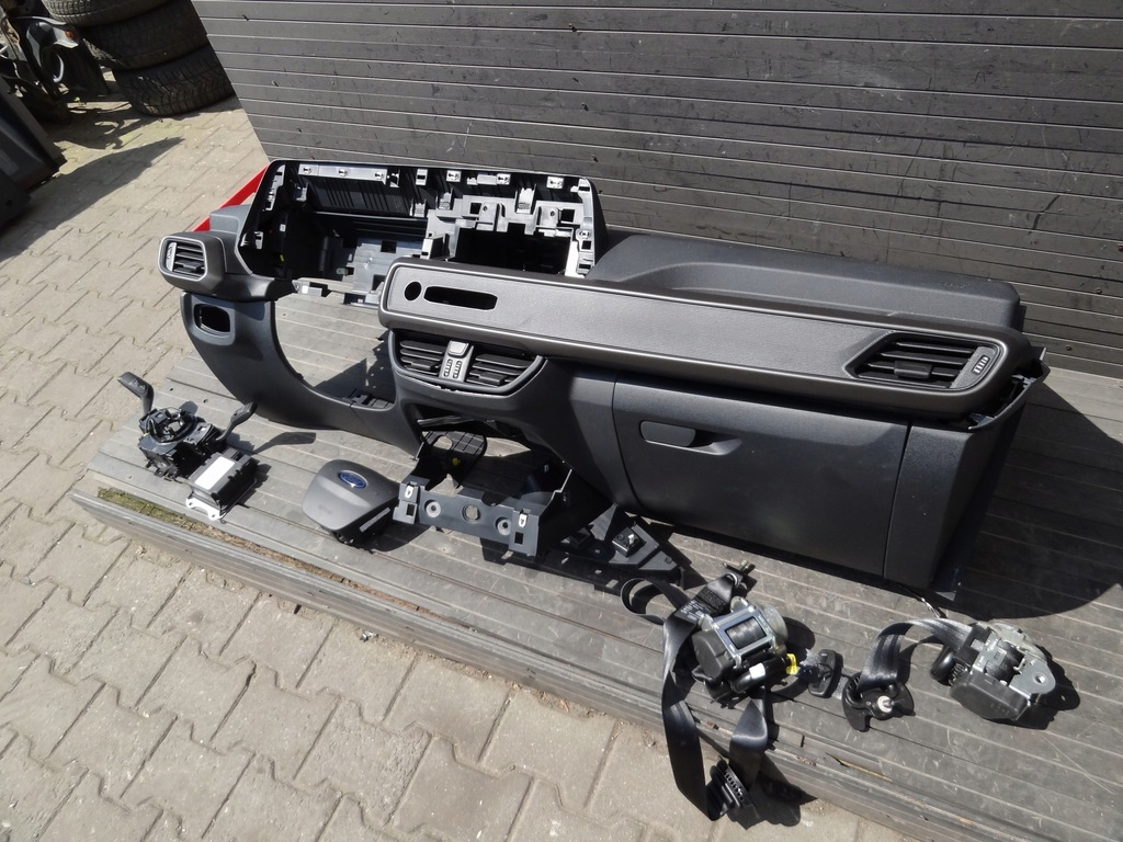 фото №8, Ford transit courier iii mk3 2024 air bag приборная панель подушки безопасности ремни europa