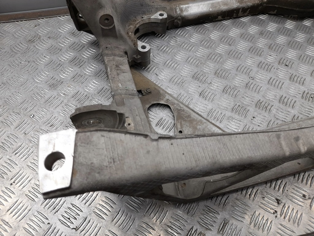 фото №12, Porsche panamera 970 97034111105 балка передние