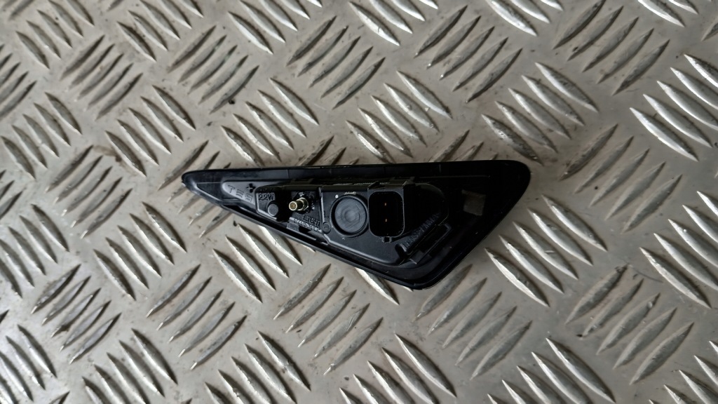 Поворотник камера tesla model y model 3 17-25 1495864-20-f оригінал ліва Ціна