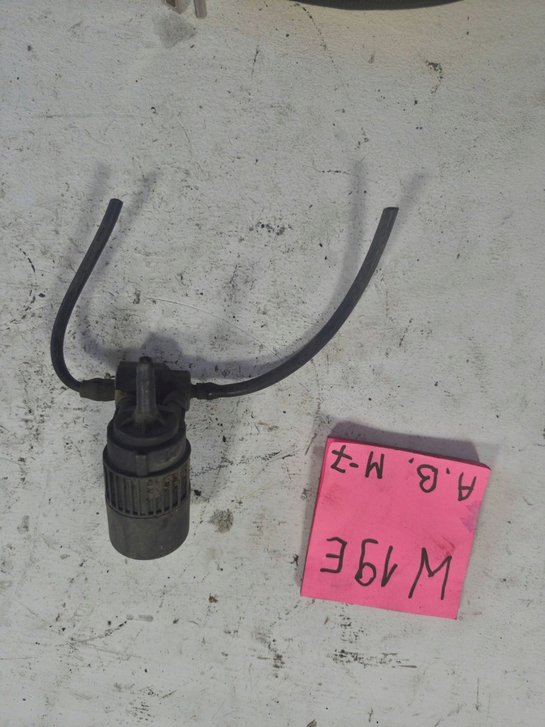 Купити Помпа омивача середина volkswagen golf 2 5656565656