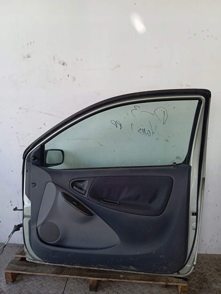 фото №5, Toyota yaris i двері праве