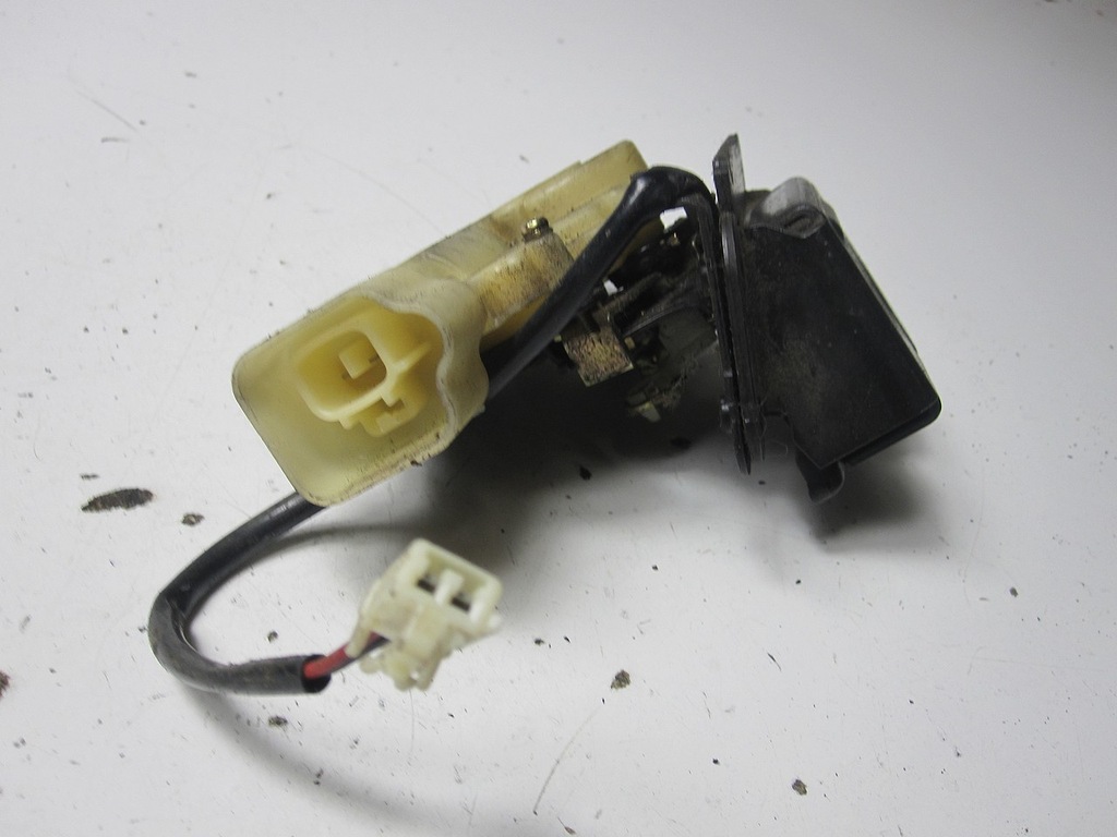 фото №4, Замок крышки задняя задний mazda premacy 01r