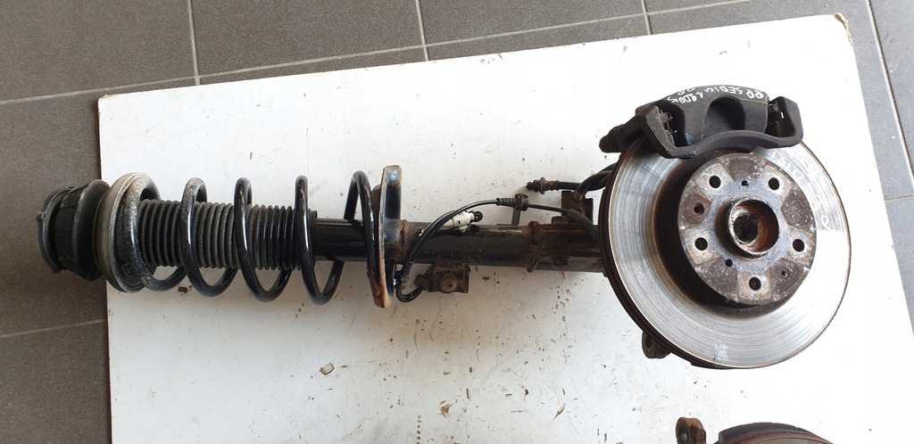 фото №11, Поворотный кулак амортизатор suzuki sx4 sedici 1.9 ddis