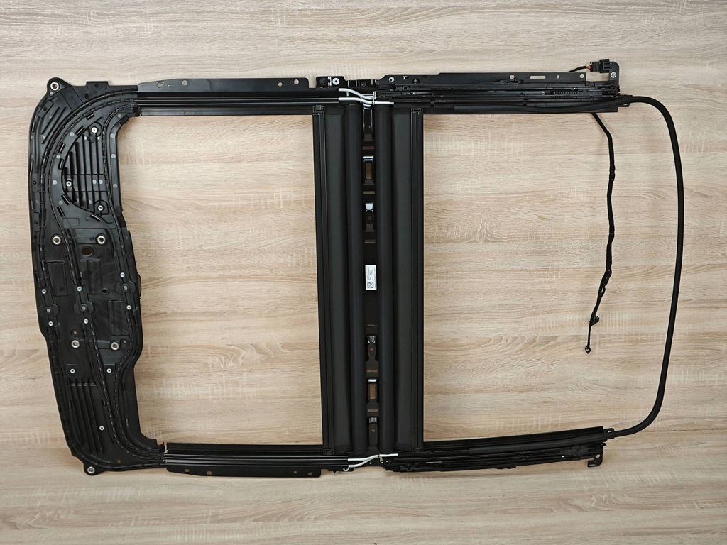 фото №15, Рама люк шторка czarna bmw 8 g16 gran coupe 8092827 9880675 30km