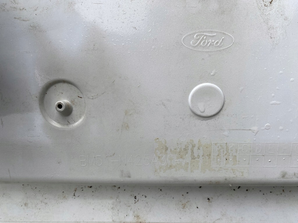 фото №13, Ford focus mk3 iii накладка крышка багажника задняя kombi bs71-n423a40-a оригинал