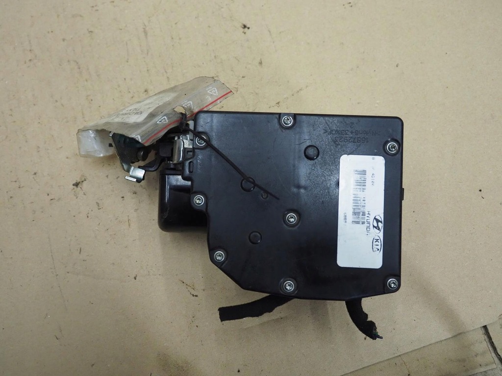 фото №16, Kia sedona carnival iii замок кришки 81230-4d100