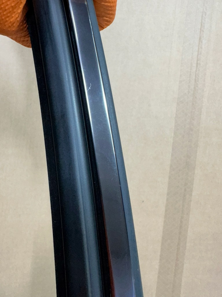 Уплотнитель  крыша левая, потолка, стекло передок , передняя mercedes sl r230,w230 h2 в Украине