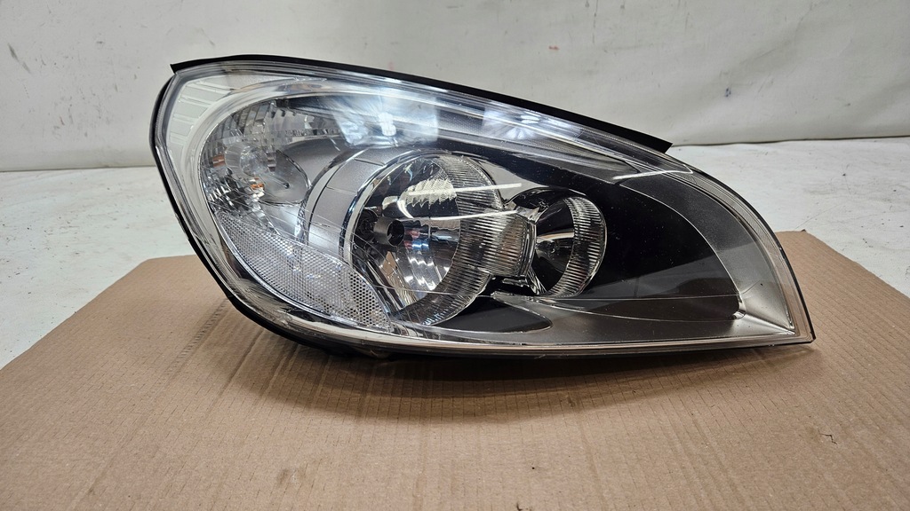 фото №1, Лампа права перед передня volvo v60 s60 31299995