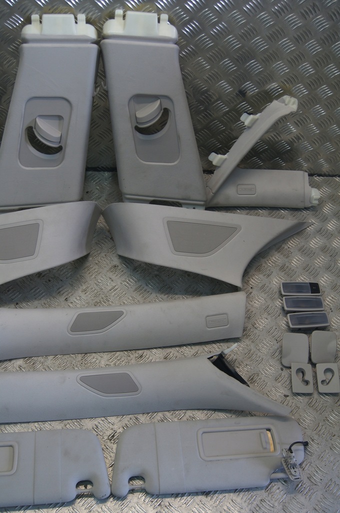 фото №10, Maserati levante потолок панорама