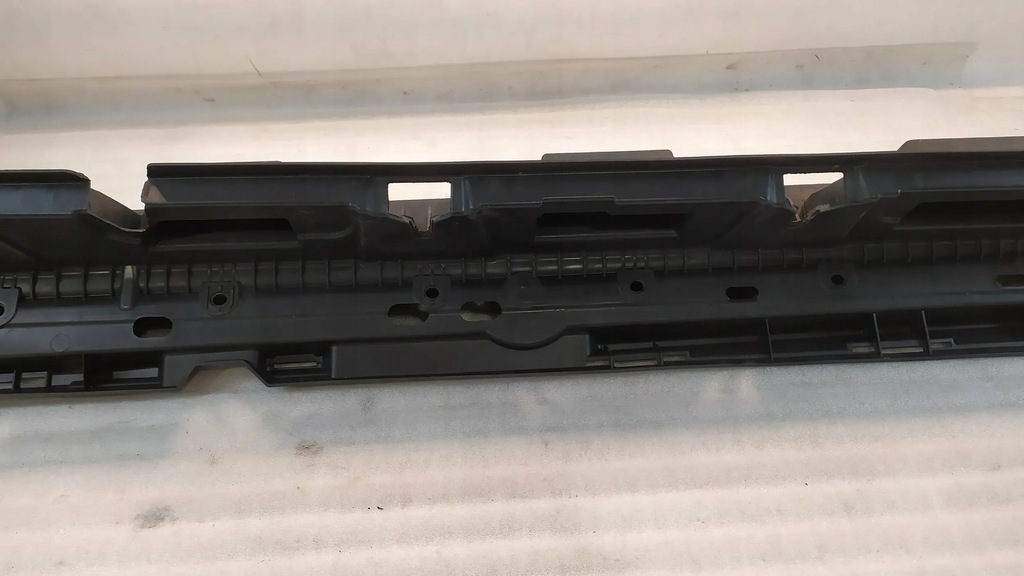 фото №10, Mercedes gls x166 кронштейн порог правый a1666900310