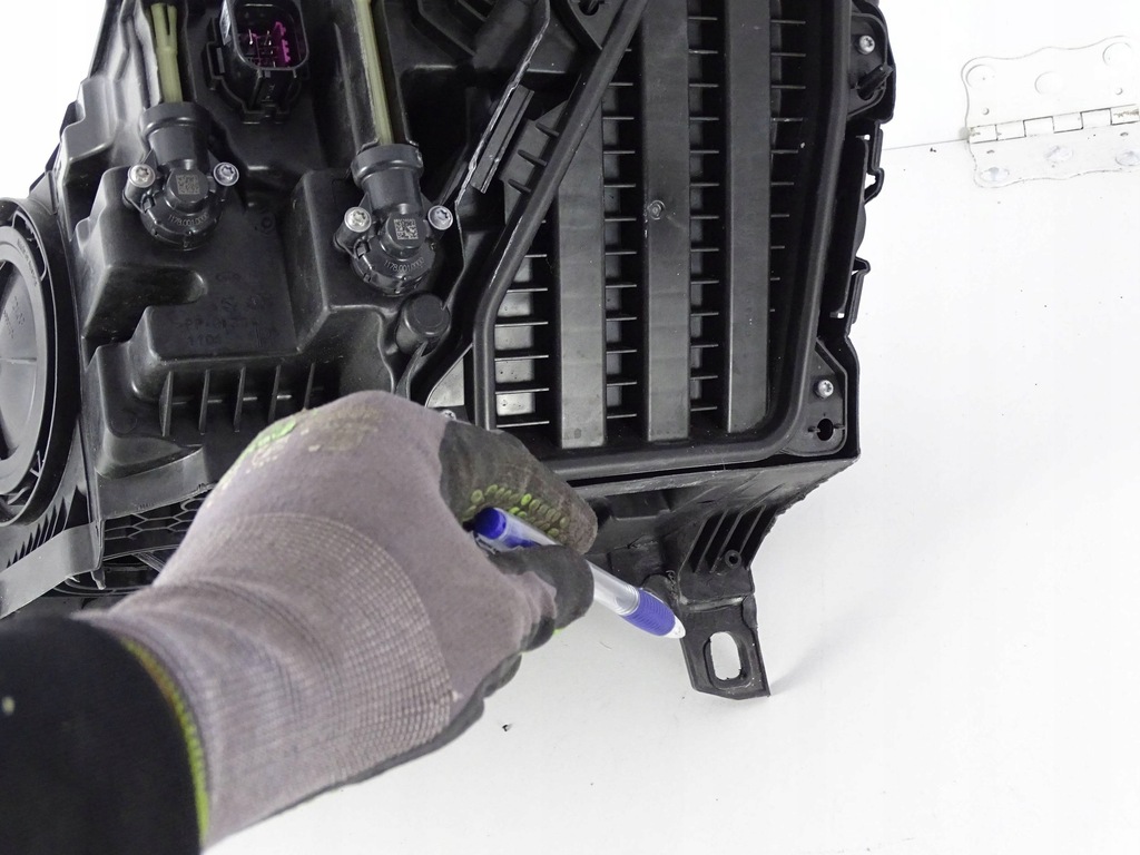 фото №8, Лампа передняя правая audi q3