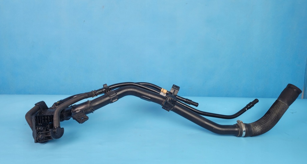 Купити Kia sportage v 23r заливна горловина труба пального 31030-r2000