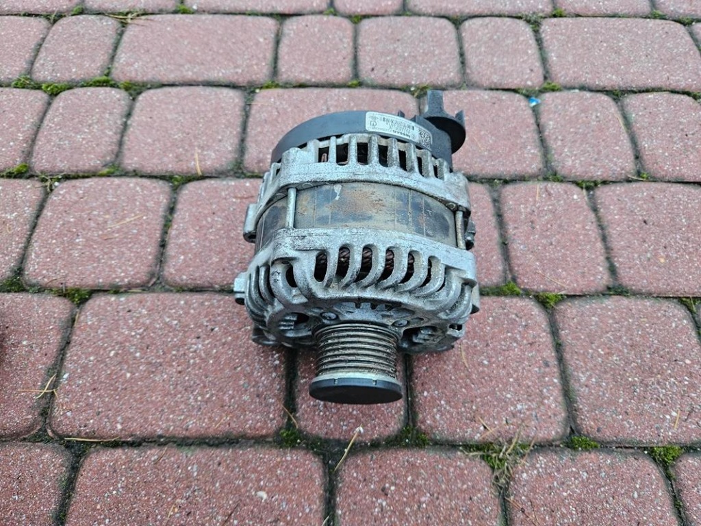 Купити Генератор 230a 2.0 рестайлінг  vivaro b trafic 3 talento 231004436r