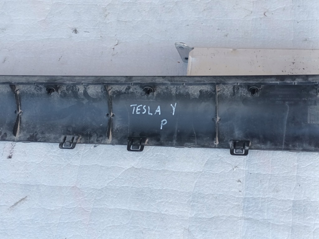 Купить Молдинг порог правая tesla model y порог правый