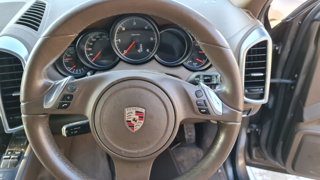 фото №1, Воздуховод трёхспицевая porsche cayenne 7p коричневый