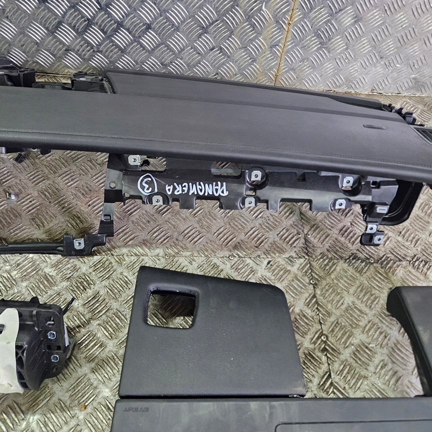 фото №7, Консоль панель приладів панель приладів подушки безпеки подушка безпеки ремені porsche panamera 970 lift fl 16r