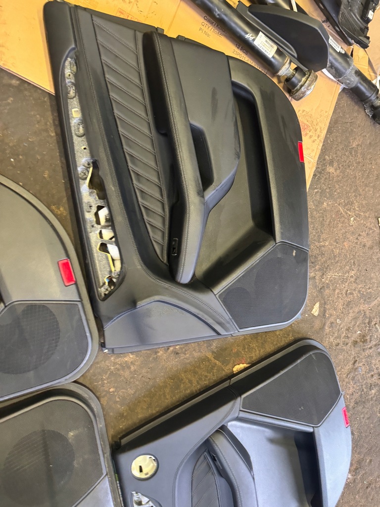 фото №12, Mercedes w166 gle amg кожа обивка сиденья заднее сиденье сиденье комплект 2017r