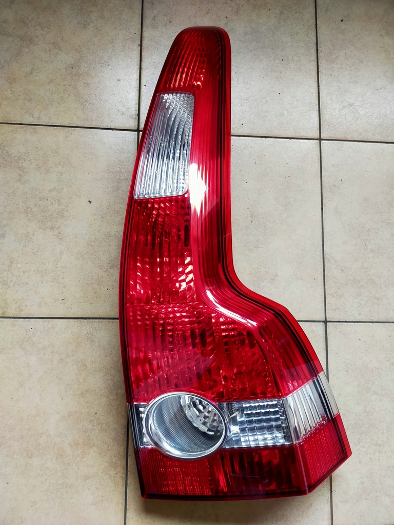 фото №1, Volvo v50 2004-2006 лампа задняя задняя правая