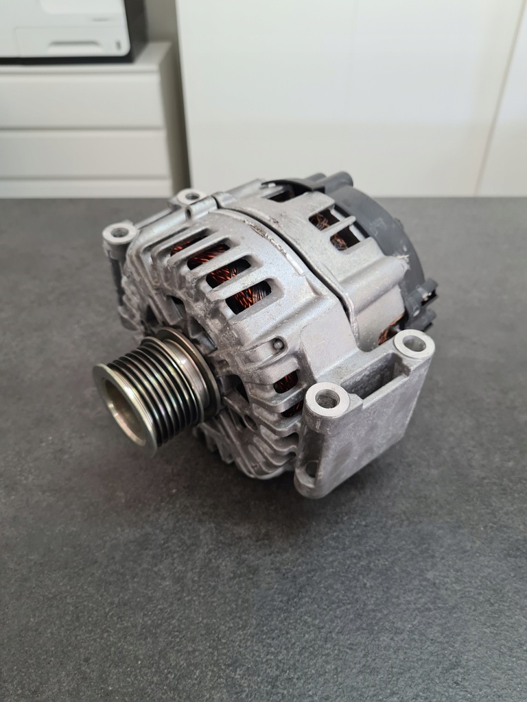 фото №1, Генератор mercedes w213 e350d 3.0 cdi a0009065307