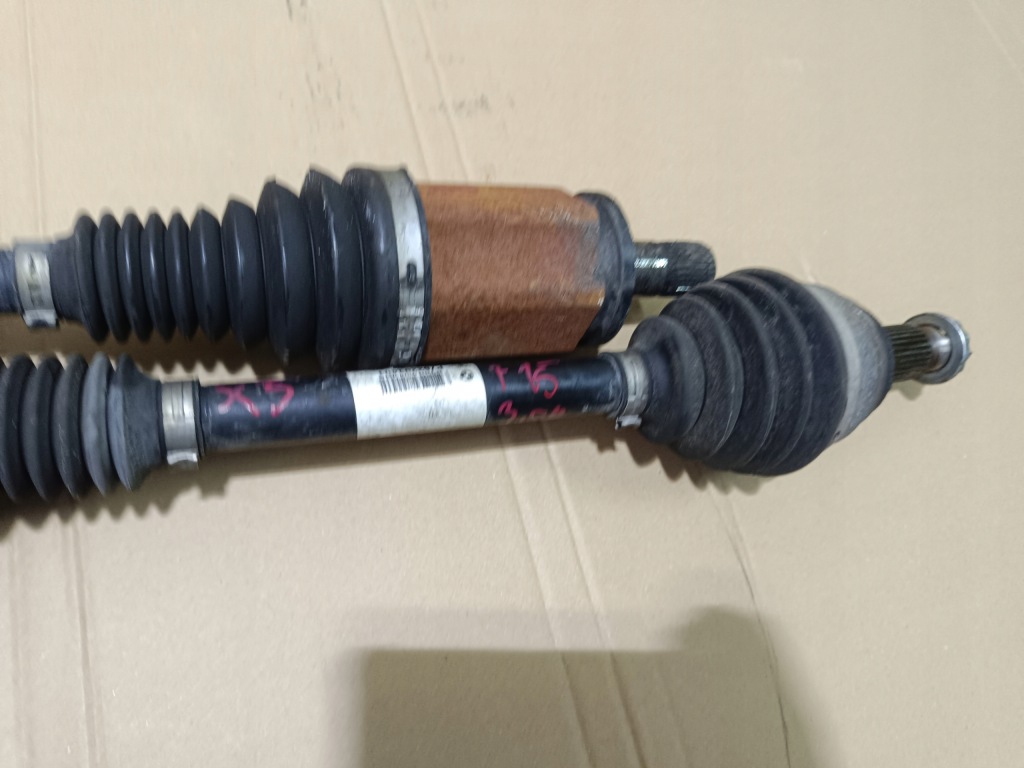 Приводной вал правый  762291401 bmw x5 x6 f15 f16 в Украине